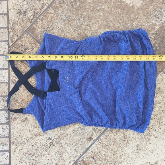 L Beyond The Bump Top - Picture 2 of 5